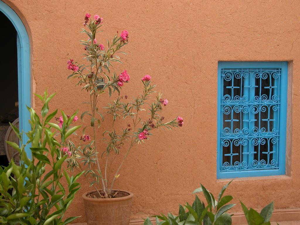 Kasbah Iswan Bed & Breakfast Kelaat-M'Gouna Exterior photo